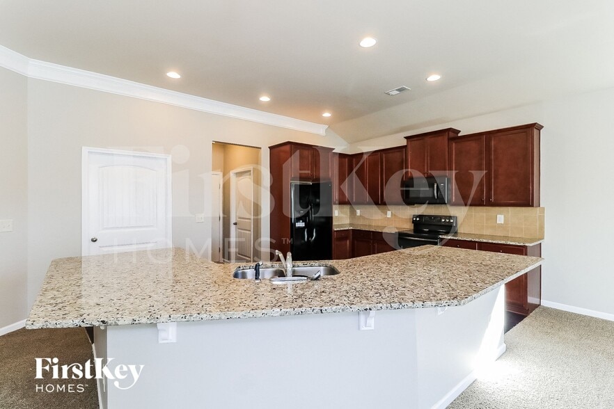 Building Photo - 510 Country Ridge Dr