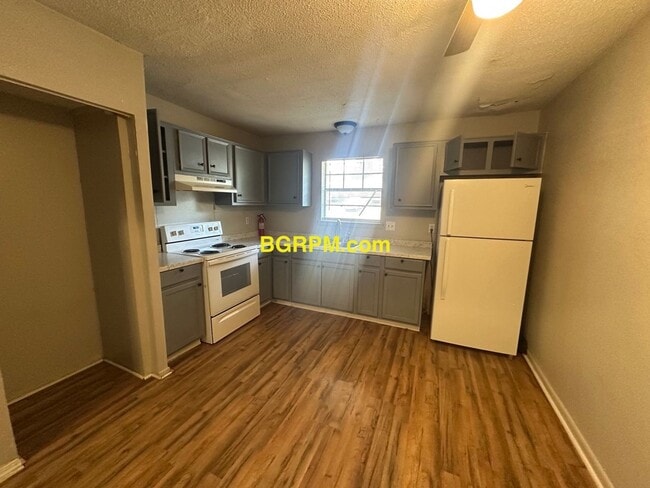 Building Photo - Fully Furnished 4 Bdrm Home