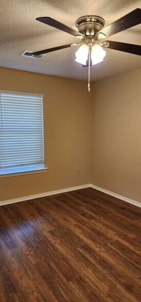 Building Photo - 3725 Pembrook Cove