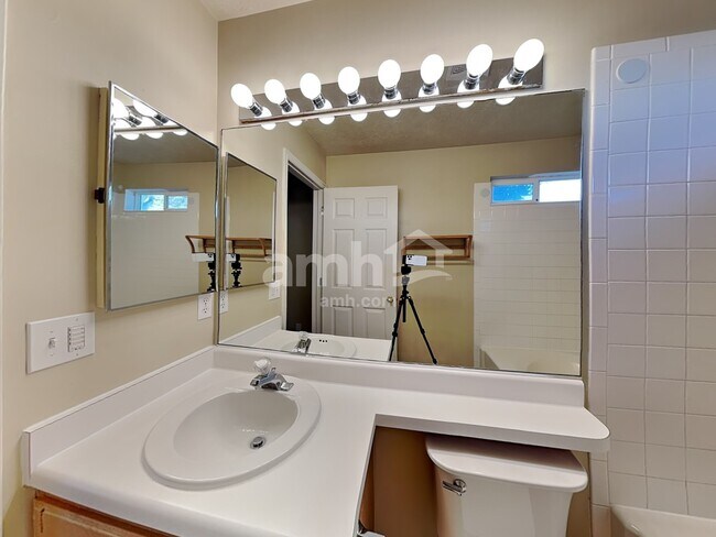 Building Photo - 3595 S Feulner Dr