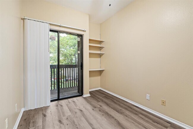 Building Photo - 612 Park Pl