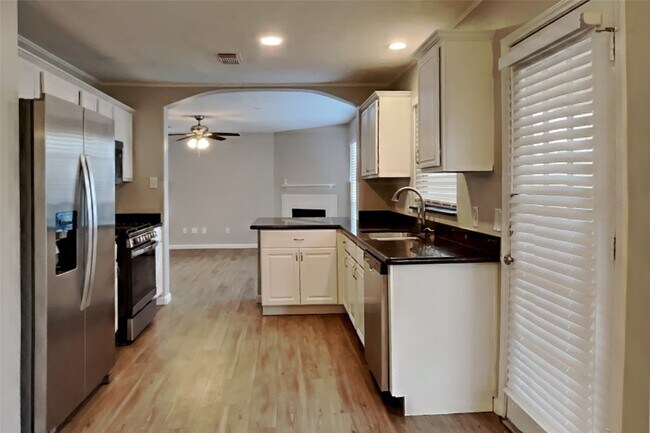 Building Photo - 14706 Trailbrook Dr