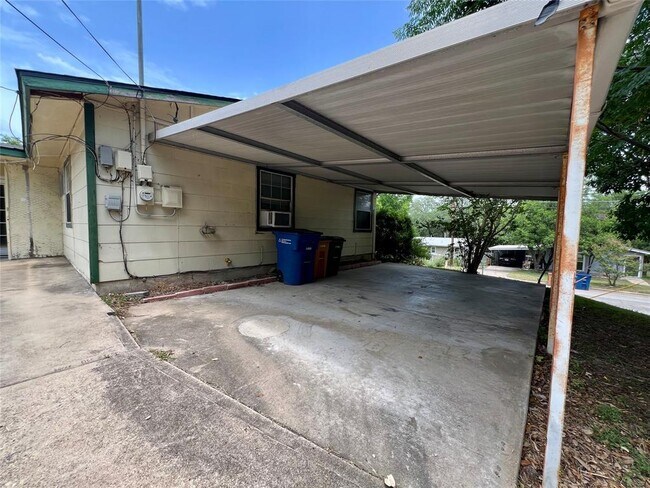 Building Photo - 401 Philco Dr