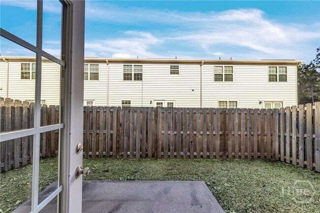 Building Photo - 285 Cypress Point Dr