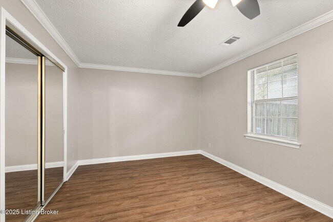 Building Photo - 703 Victoria Ct