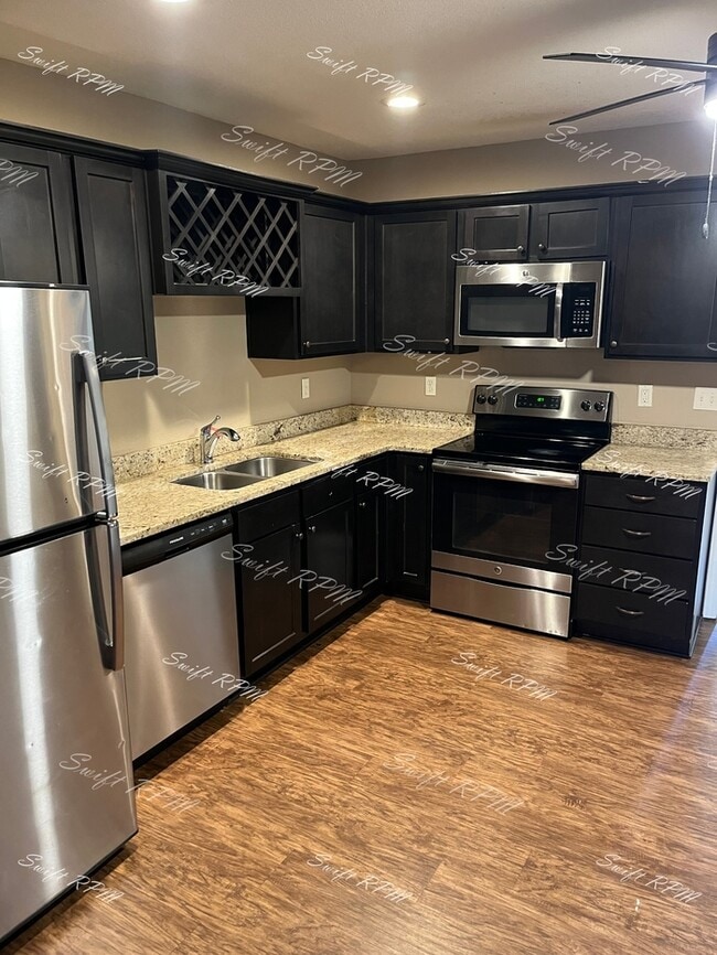 Building Photo - 21611 Westover Ct