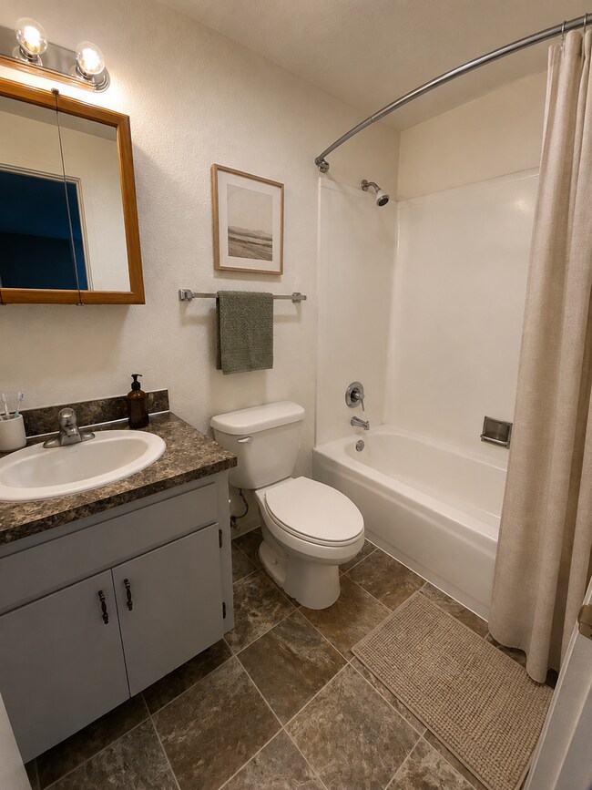 Building Photo - Make Your Move To Prosser!