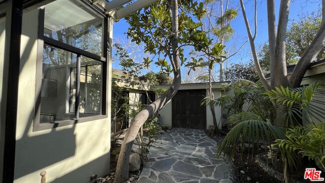 Building Photo - 30611 Las Estrellas Dr