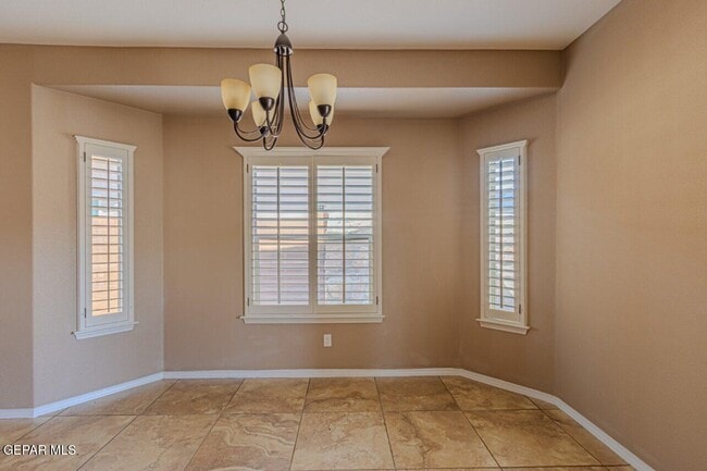 Building Photo - 3824 Loma Brisa Dr