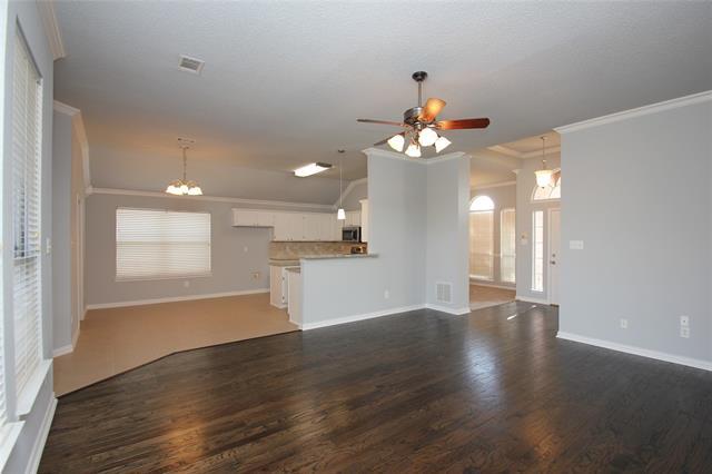 Building Photo - 10404 Forrest Dr
