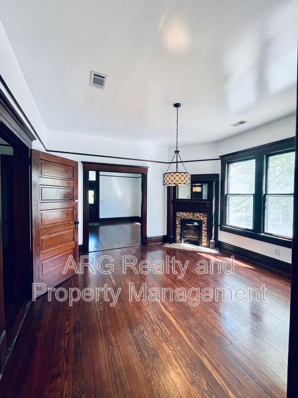 Building Photo - 487 Boulevard SE