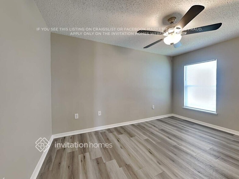 Building Photo - 12636 Lake Vista Dr