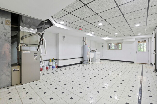 Utility - 2663 Charing Rd