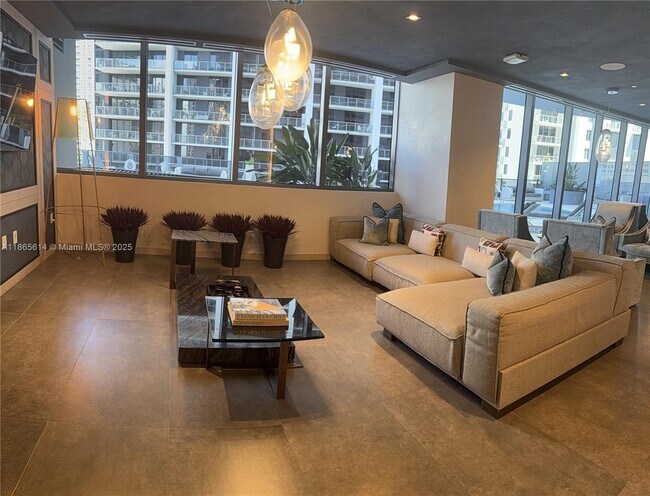 Building Photo - 1000 Brickell Plaza