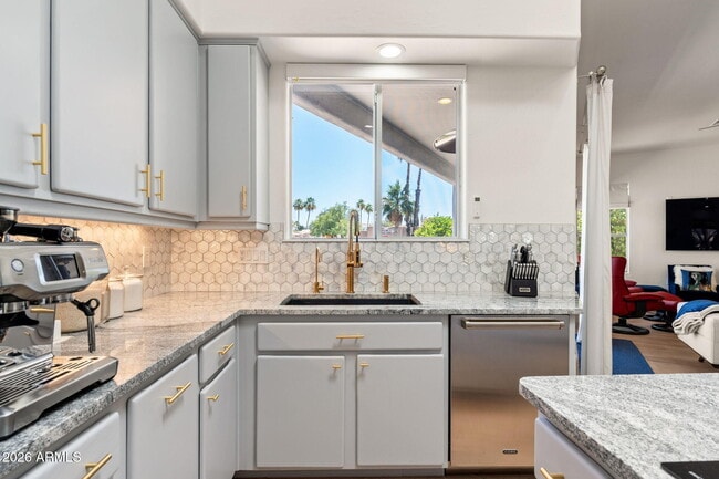 Building Photo - 25810 N Abajo Dr