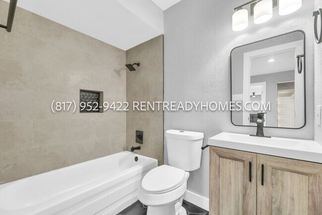 Building Photo - 9801 Walnut St