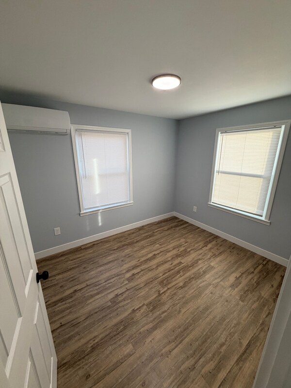 Building Photo - 104 S Dover St