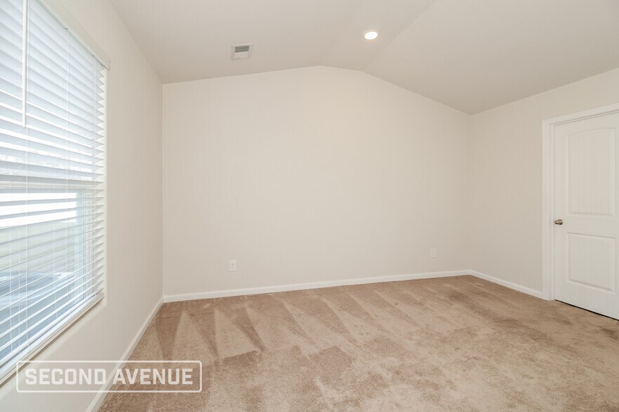 Building Photo - 411 Misty Knl Dr