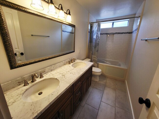 Building Photo - NEW PRICE REDUCTION!!! Beautiful Condo: 3 ...