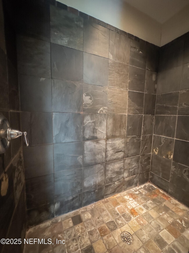 Building Photo - 100 Ashton Cir