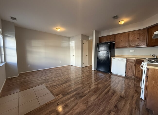 Building Photo - 314 Jackson St