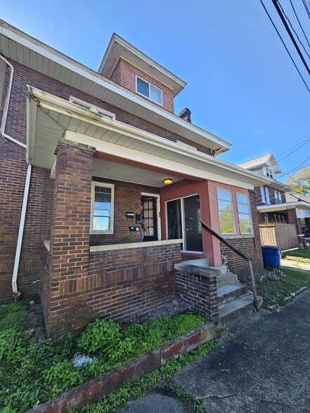 Primary Photo - 132 Simpson St