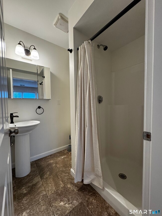 Building Photo - 25 Lester Ave