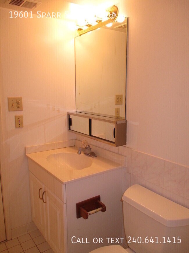 Building Photo - 19601 Sparr Spring Rd