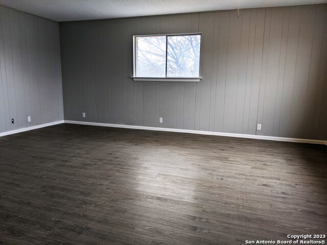 Building Photo - 2330 Blossom Dr
