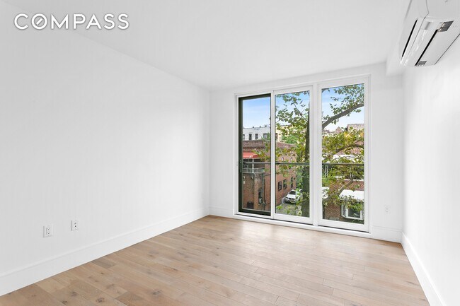 Building Photo - 15 E 19th St