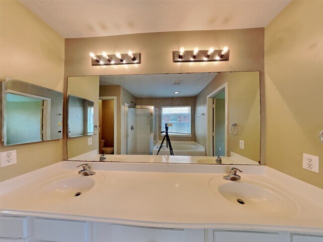 Building Photo - 2870 Colony Cone Cir