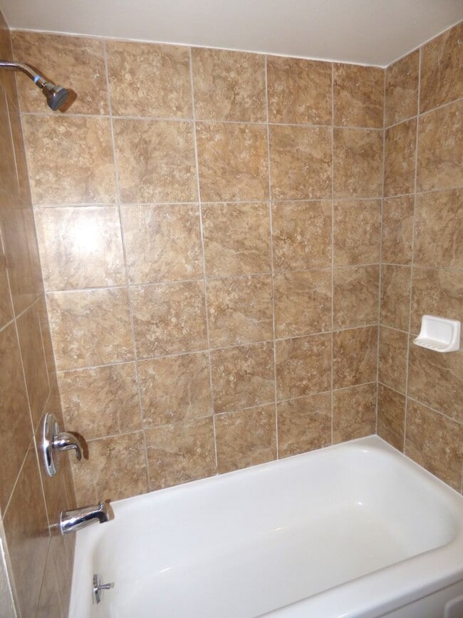 Building Photo - 3 bed 2 bath Home in North Salem