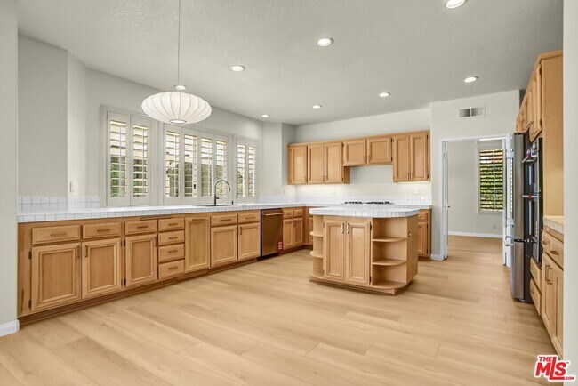 Building Photo - 2605 Country Ln