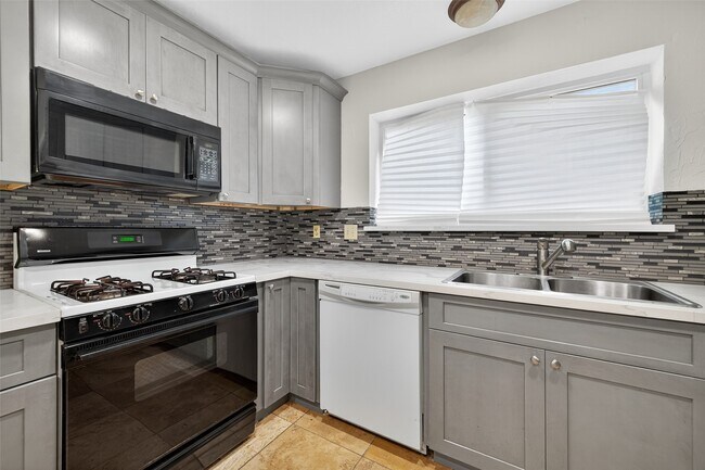 Building Photo - 22151 Birch Valley Dr