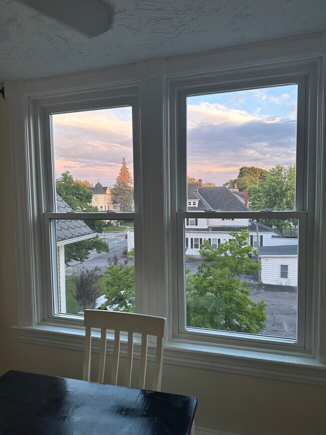 Building Photo - 764 Chestnut St