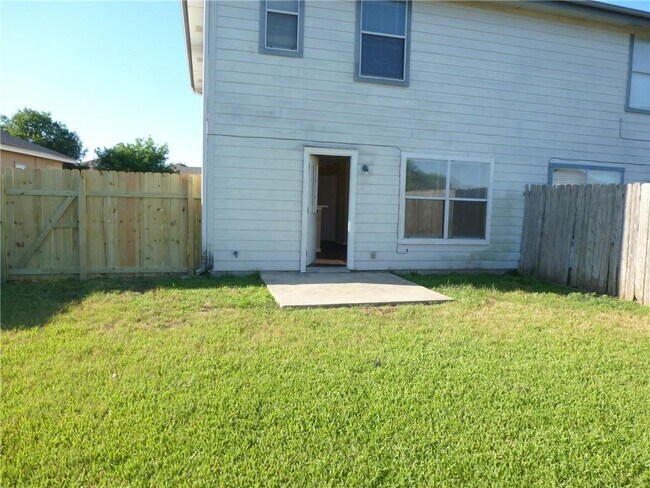 Building Photo - 2867 Southampton Way