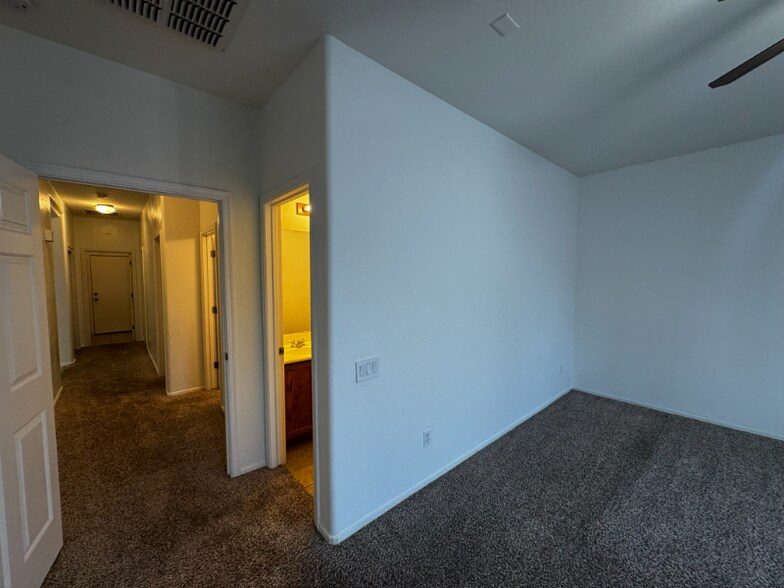 Building Photo - 5308 W Glass Ln