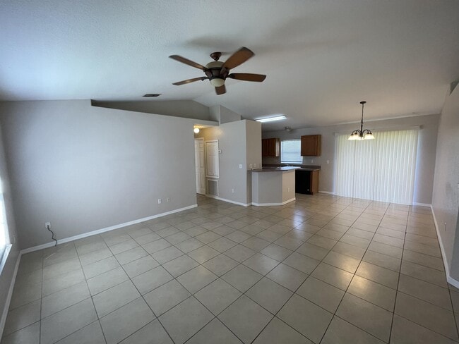 Building Photo - 683 Sagamore Dr