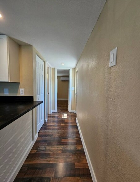 Building Photo - 2581 Oleander St