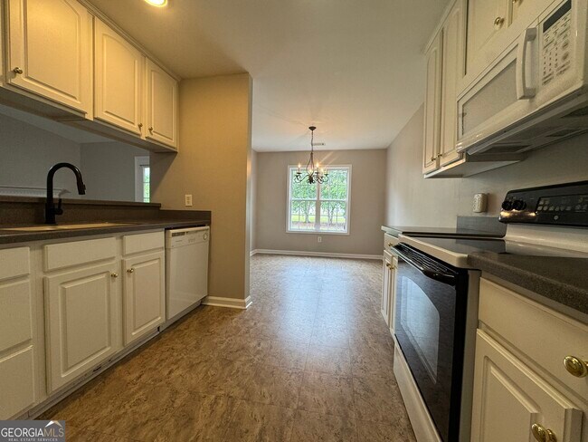 Building Photo - 201 Brookstone Dr SW