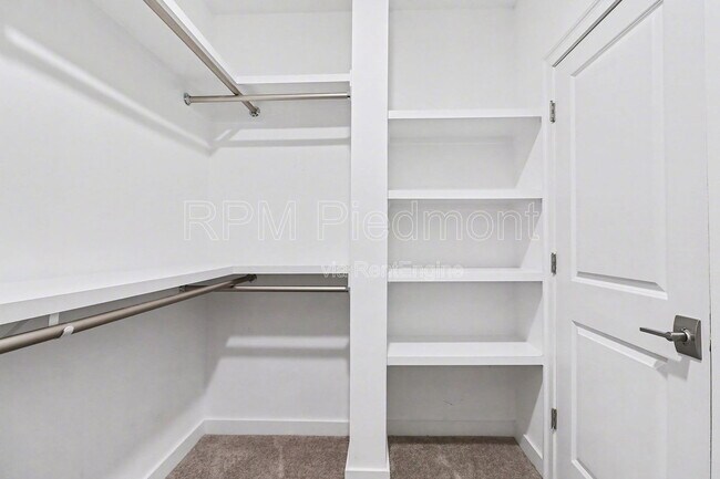 Building Photo - 383 Pratt Dr SE