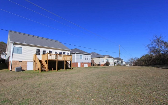 Building Photo - 20 Mountainside Cir