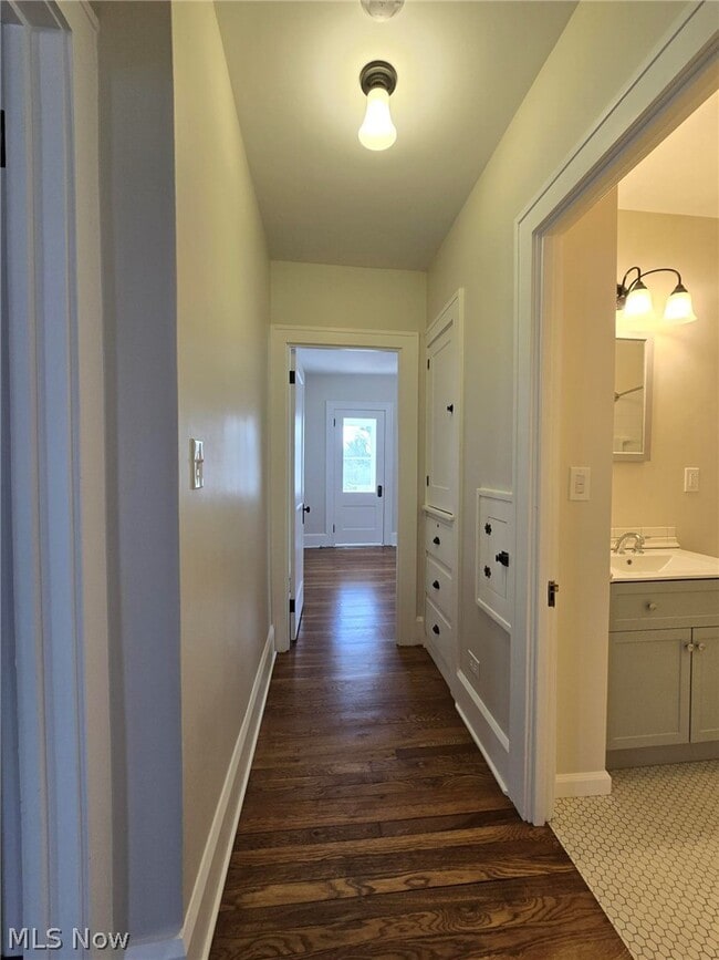 Building Photo - 13839 Clifton Blvd