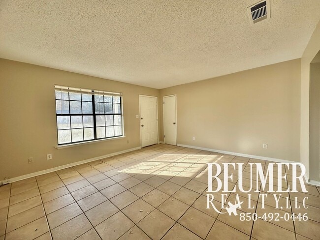 Building Photo - 3br 2bath 1230 Sqft Home for Rent