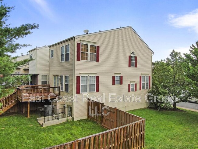 Building Photo - 6100 Newport Terrace