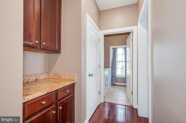 Building Photo - 54 Field Crest Ct