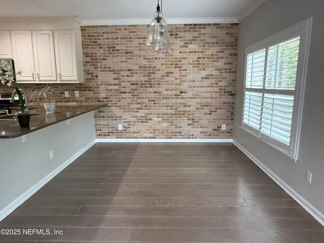 Building Photo - 1010 Garrison Dr