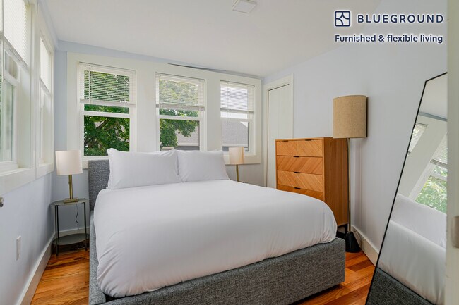 Building Photo - 1008 Winthrop Ave