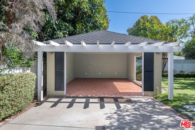 Building Photo - 11350 Albata St
