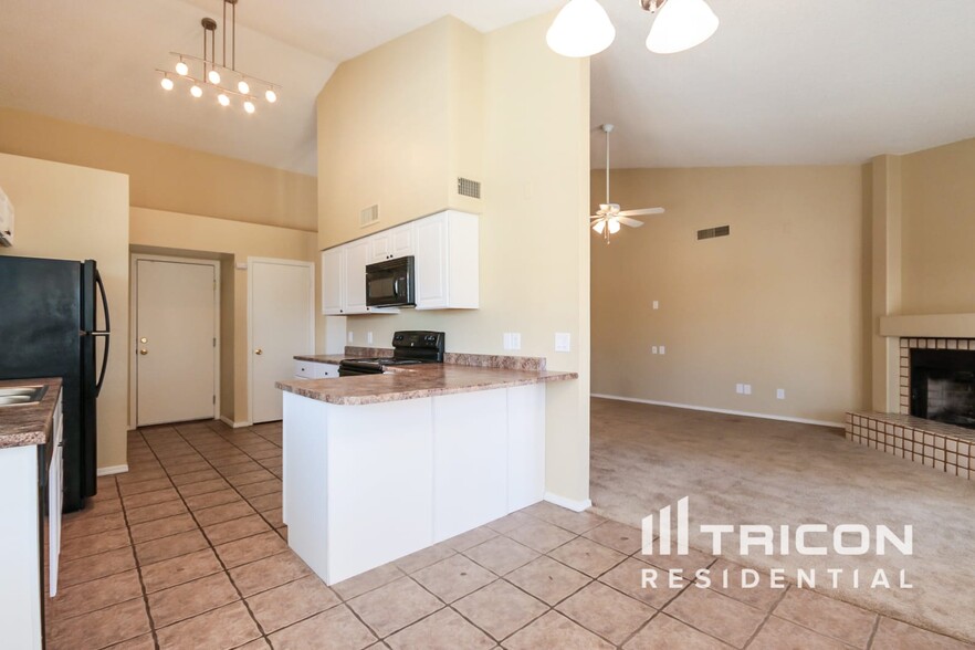 Building Photo - 1519 E Sequoia Dr